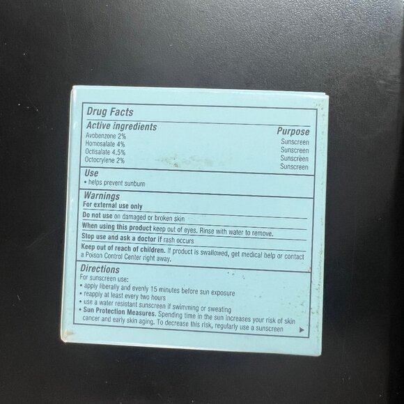 Estee Lauder DayWear Anti-Oxidant 72H-Hydration Sorbet Creme SPF 15 - Picture 3 of 6